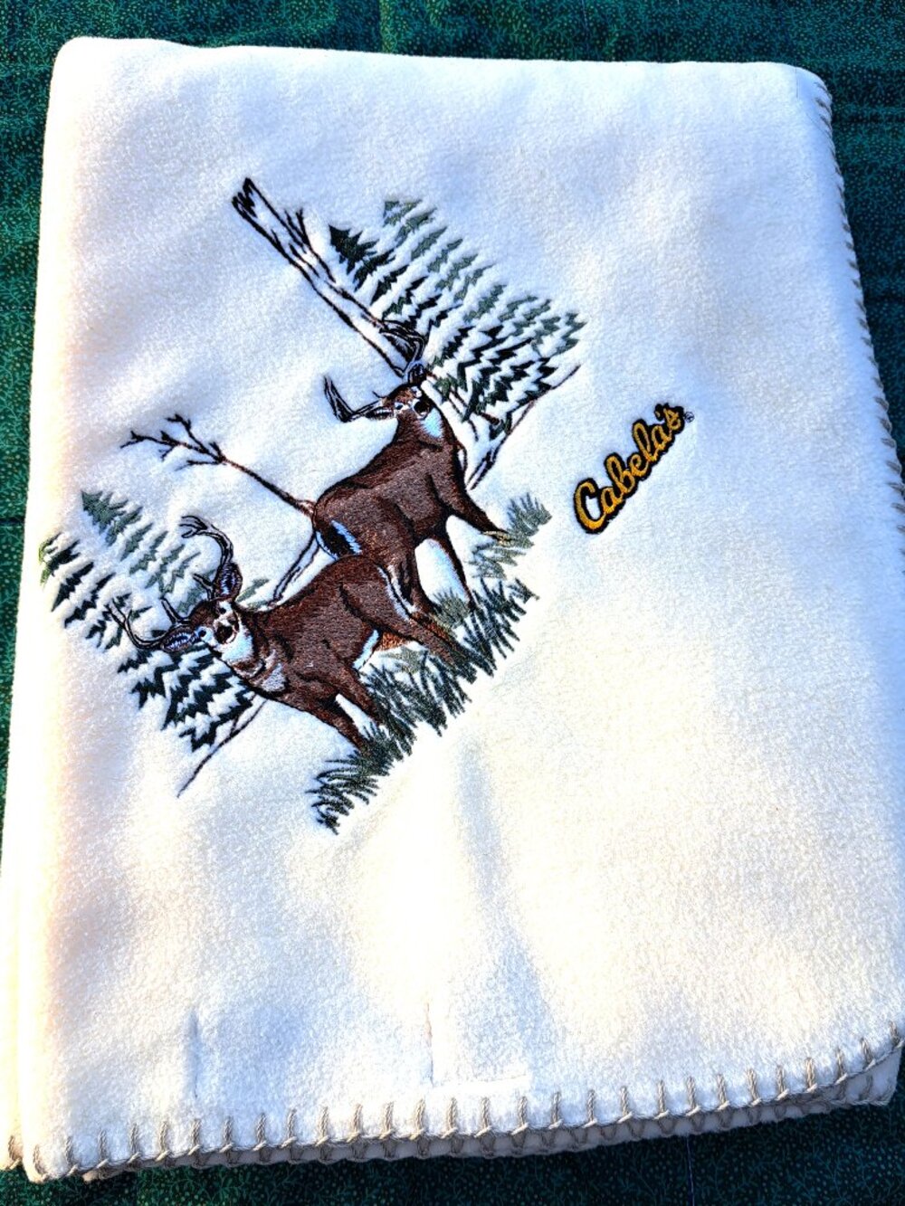 NEW CABELAS SOFT FLEECE BLANKET THROW WITH EMBROIDERED DEER 38" X 58"